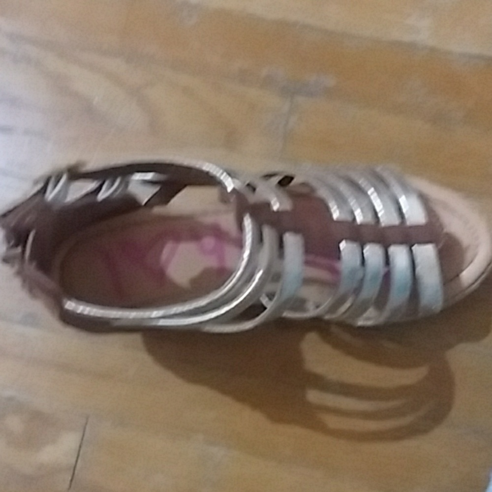 Shoes - Picture 3 of 4